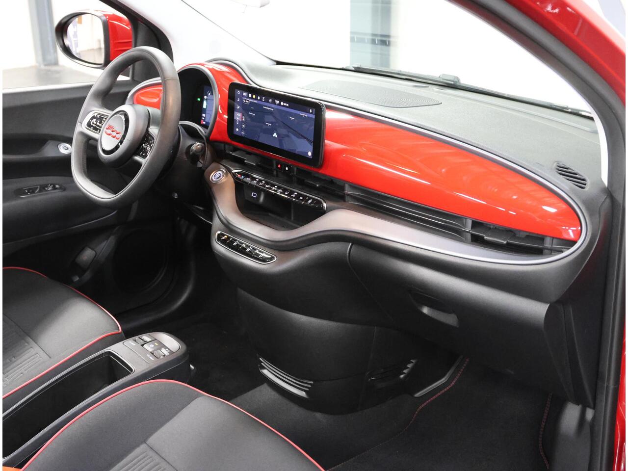 Fiat 500C 42 kWh RED 120PK | Cabrio | ACCURAPPORT 100% | AUTOMAAT | FULL LED | AppleCarPlay/AndroidAuto | Climate Control | Cruise Control | DAB Radio | Virt.Cockpit | Keyless |