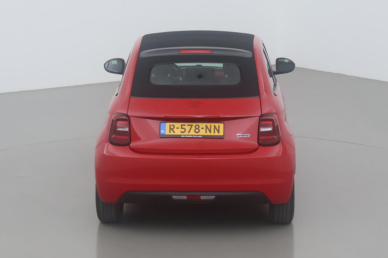 Fiat 500C RED 42 kWh | Stoelverwarming | Keyless | Android | Draadloze Telefoonlader