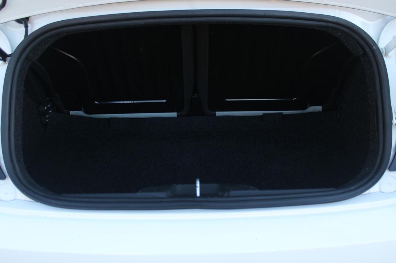 Fiat 500C 1.0 72PK HYbrid DOLCEVITA CABRIO | ELEKRISCH BEDIENBAAR CABRIODAK | CLIMATE CONTROL | DAB+ RADIO | CRUISE CONTROL | HALF STOF HALF LEDEREN BEKLEDING | 15"LICHT METALEN VELGEN | LED DAGRIJ VERLICHTING |