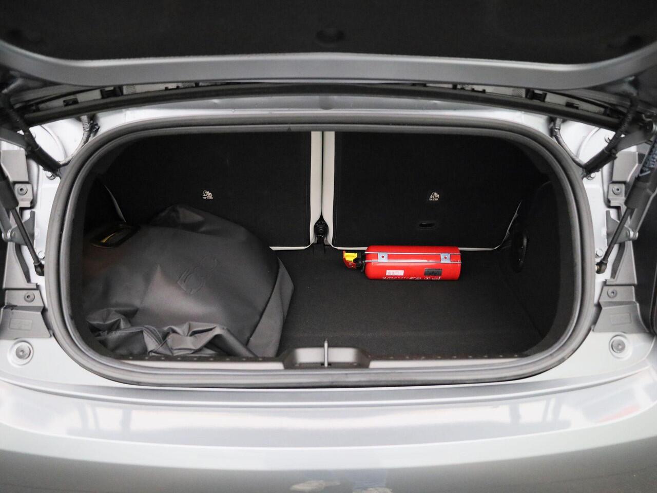 Fiat 500C La Prima 42 kWh Cabriotop| BTW| Automaat | WLTP 320 km| Navigatie| Achteruitrijcamera| Cruise & Climate Control| DC lader| Stoelverwarming