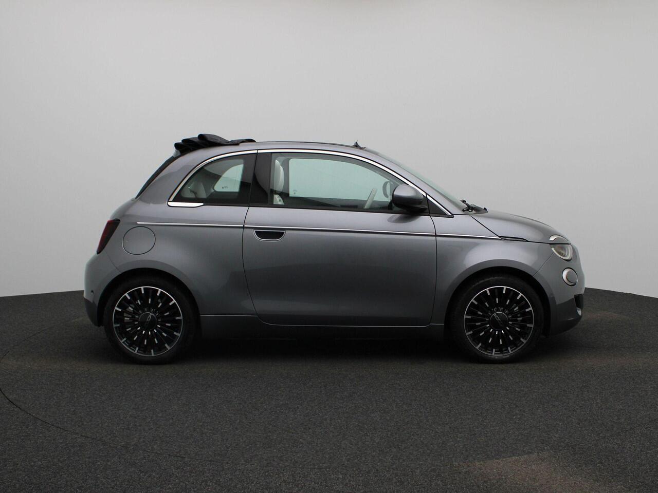 Fiat 500C La Prima 42 kWh Cabriotop| BTW| Automaat | WLTP 320 km| Navigatie| Achteruitrijcamera| Cruise & Climate Control| DC lader| Stoelverwarming