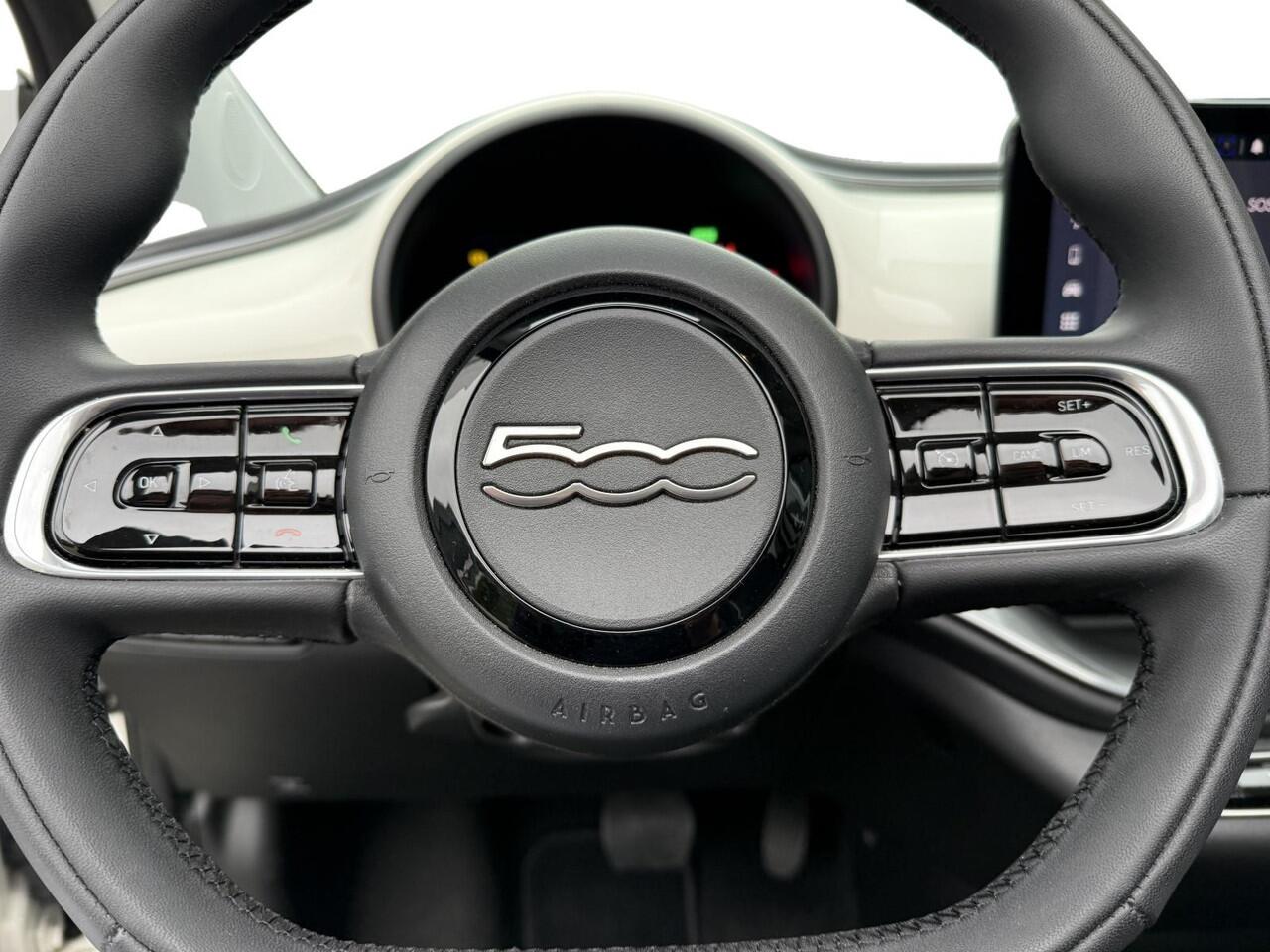 Fiat 500C 42 kWh Cabrio, 8881km!, SOH 98%