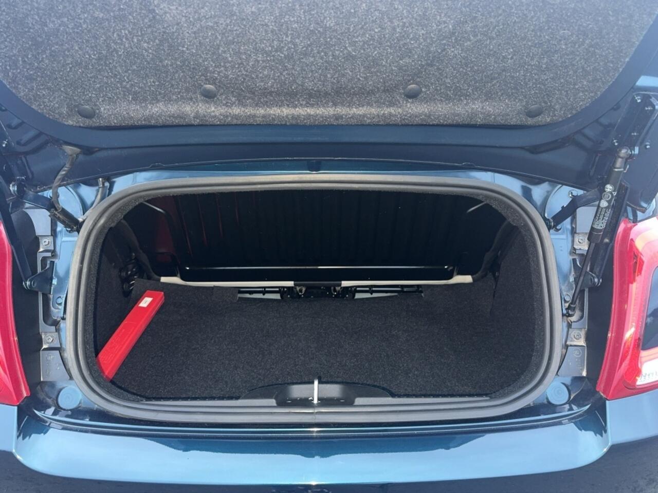 Fiat 500C 1.0 Hybrid Dolcevita 2023 BLAUW | Cabrio | Climate Control | Dis