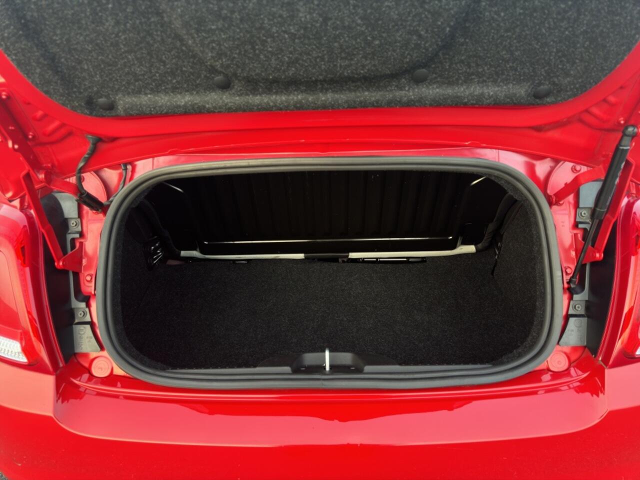 Fiat 500C 1.0 Hybrid Dolcevita 2023 ROOD | Cruise Control | Apple CarPlay