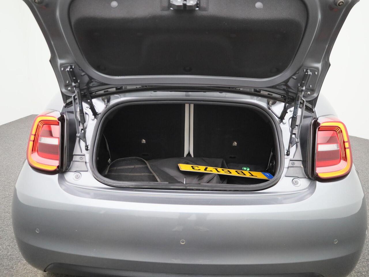 Fiat 500C 500e 42 kWh La Prima |BTW |AUTOMAAT |Electrische Cabriotop |WLTP 310KM |Achteruitrijcamera |Cruise & Climate Control |