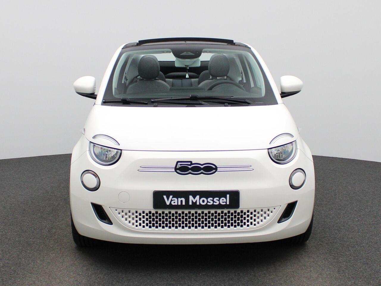 Fiat 500C 500e 42 kWh Icon | Navigatie | Achteruitrijcamera | Apple Carplay & Android Auto | Cruise control | Climate Control |