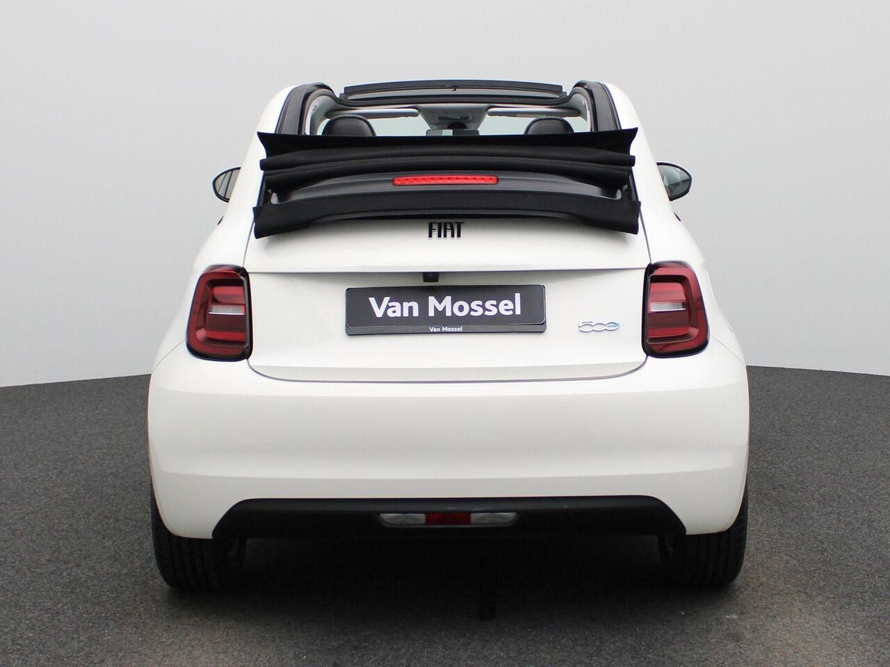 Fiat 500C 500e 42 kWh Icon | Navigatie | Achteruitrijcamera | Apple Carplay & Android Auto | Cruise control | Climate Control |