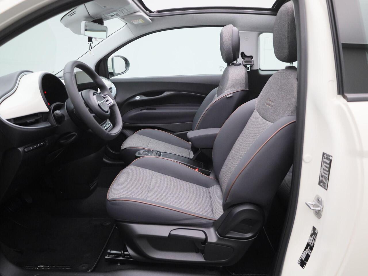 Fiat 500C 500e 42 kWh Icon | Navigatie | Achteruitrijcamera | Apple Carplay & Android Auto | Cruise control | Climate Control |