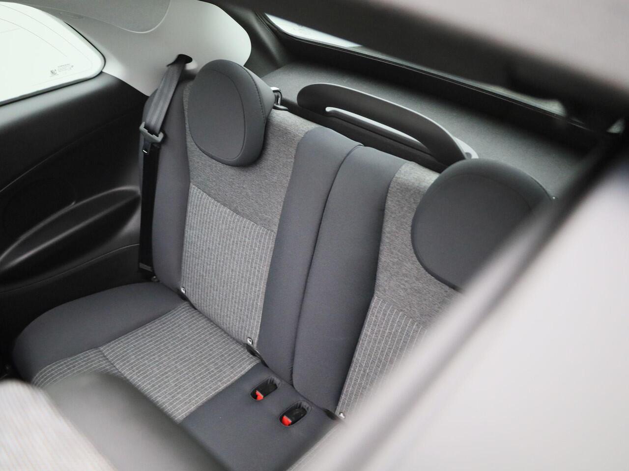 Fiat 500C 500e 42 kWh Icon | Navigatie | Achteruitrijcamera | Apple Carplay & Android Auto | Cruise control | Climate Control |