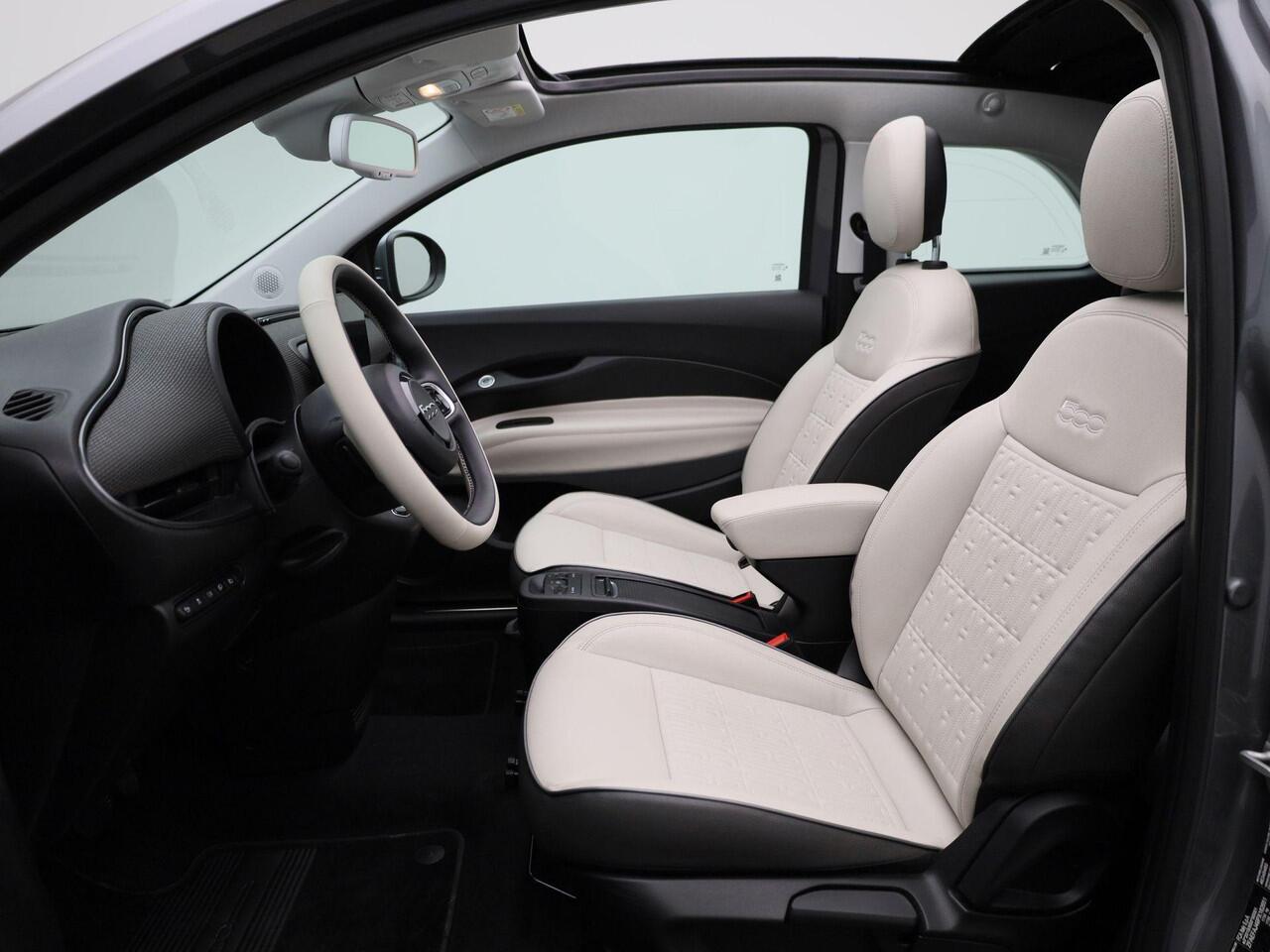 Fiat 500C 500e 42 kWh La Prima | Achteruitrijcamera | Adaptive Cruise Control | Canvas Open Dak Elektrisch | CCS | Draadloos Opladen | Leder | Stoelverwarming |