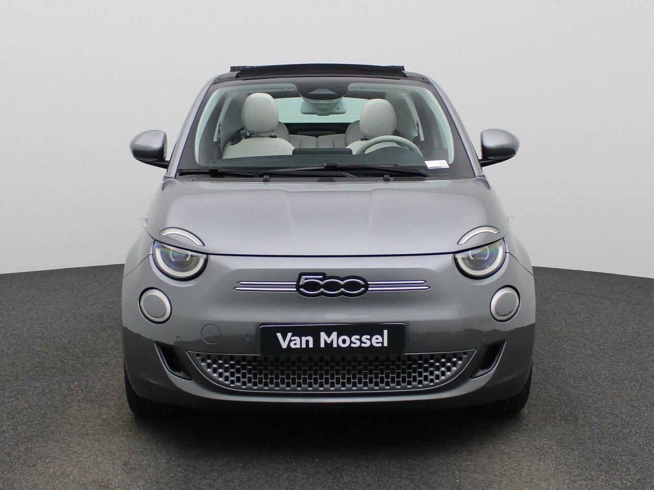Fiat 500C 500e 42 kWh La Prima | Achteruitrijcamera | Adaptive Cruise Control | Canvas Open Dak Elektrisch | CCS | Draadloos Opladen | Leder | Stoelverwarming |