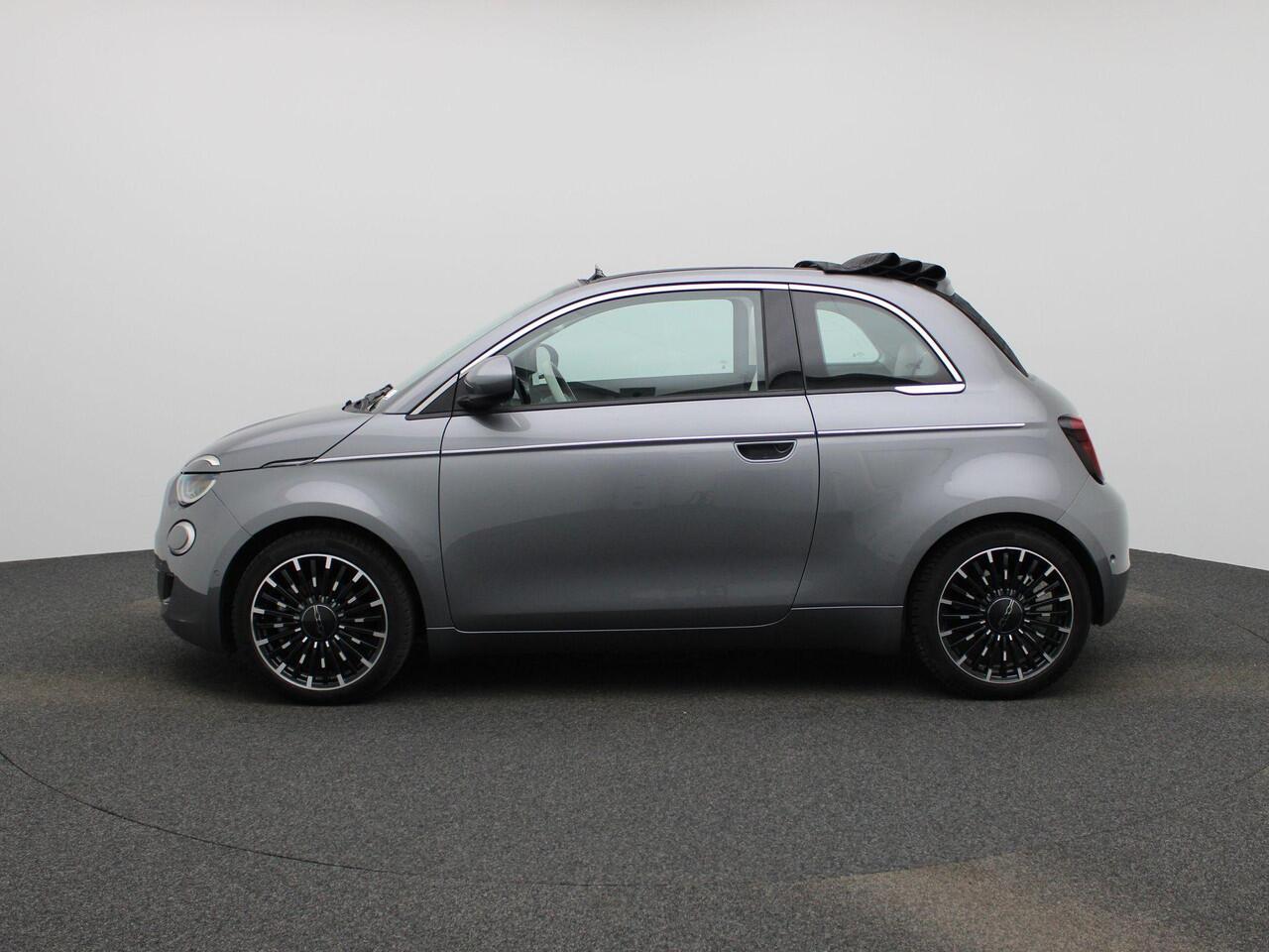 Fiat 500C 500e 42 kWh La Prima | Achteruitrijcamera | Adaptive Cruise Control | Canvas Open Dak Elektrisch | CCS | Draadloos Opladen | Leder | Stoelverwarming |