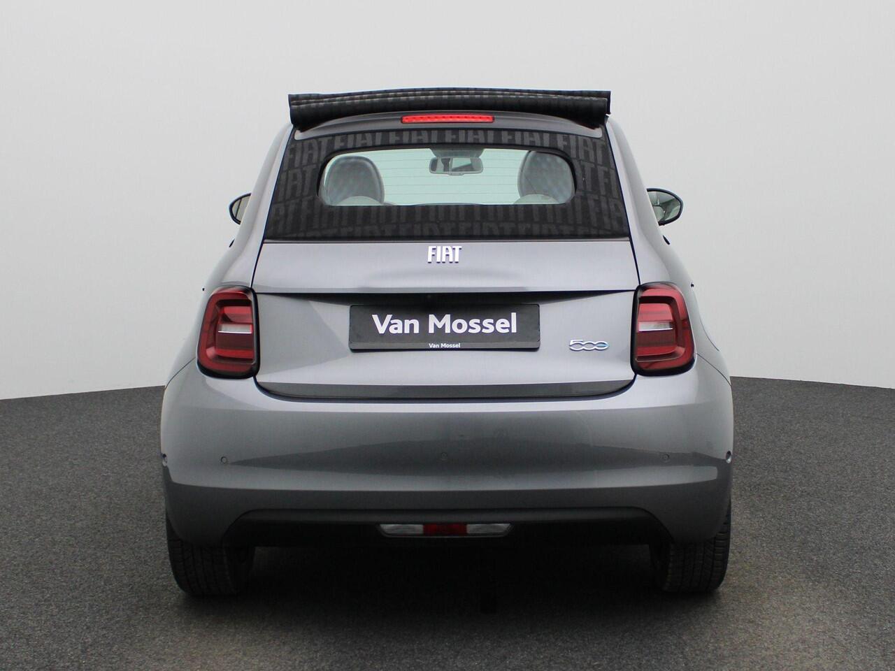 Fiat 500C 500e 42 kWh La Prima | Achteruitrijcamera | Adaptive Cruise Control | Canvas Open Dak Elektrisch | CCS | Draadloos Opladen | Leder | Stoelverwarming |