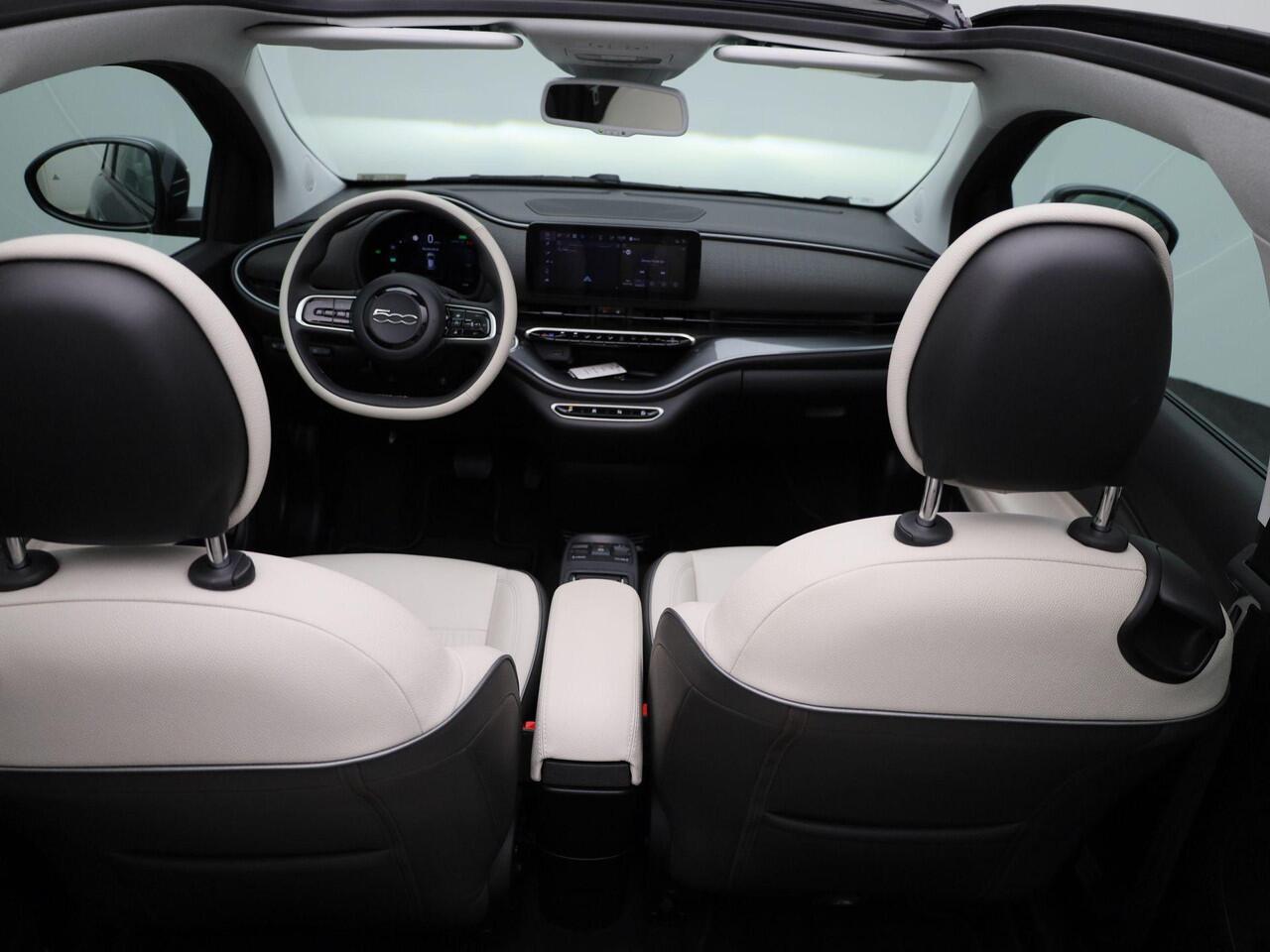 Fiat 500C 500e 42 kWh La Prima | Achteruitrijcamera | Adaptive Cruise Control | Canvas Open Dak Elektrisch | CCS | Draadloos Opladen | Leder | Stoelverwarming |