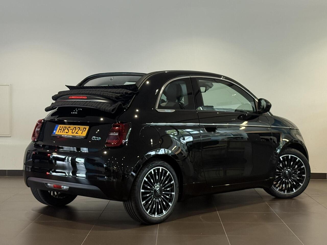 Fiat 500C La Prima EV 42kWh 118pk | LEDER | NAVI | CLIMA | PARKEERHULP | APPLE CARPLAY / ANDROID AUTO | CAMERA |
