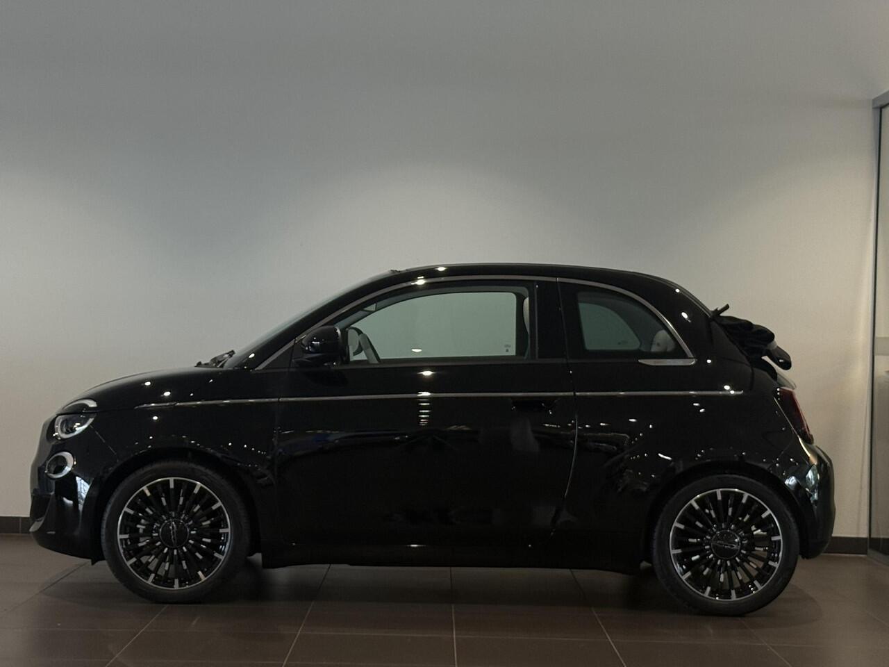 Fiat 500C La Prima EV 42kWh 118pk | LEDER | NAVI | CLIMA | PARKEERHULP | APPLE CARPLAY / ANDROID AUTO | CAMERA |