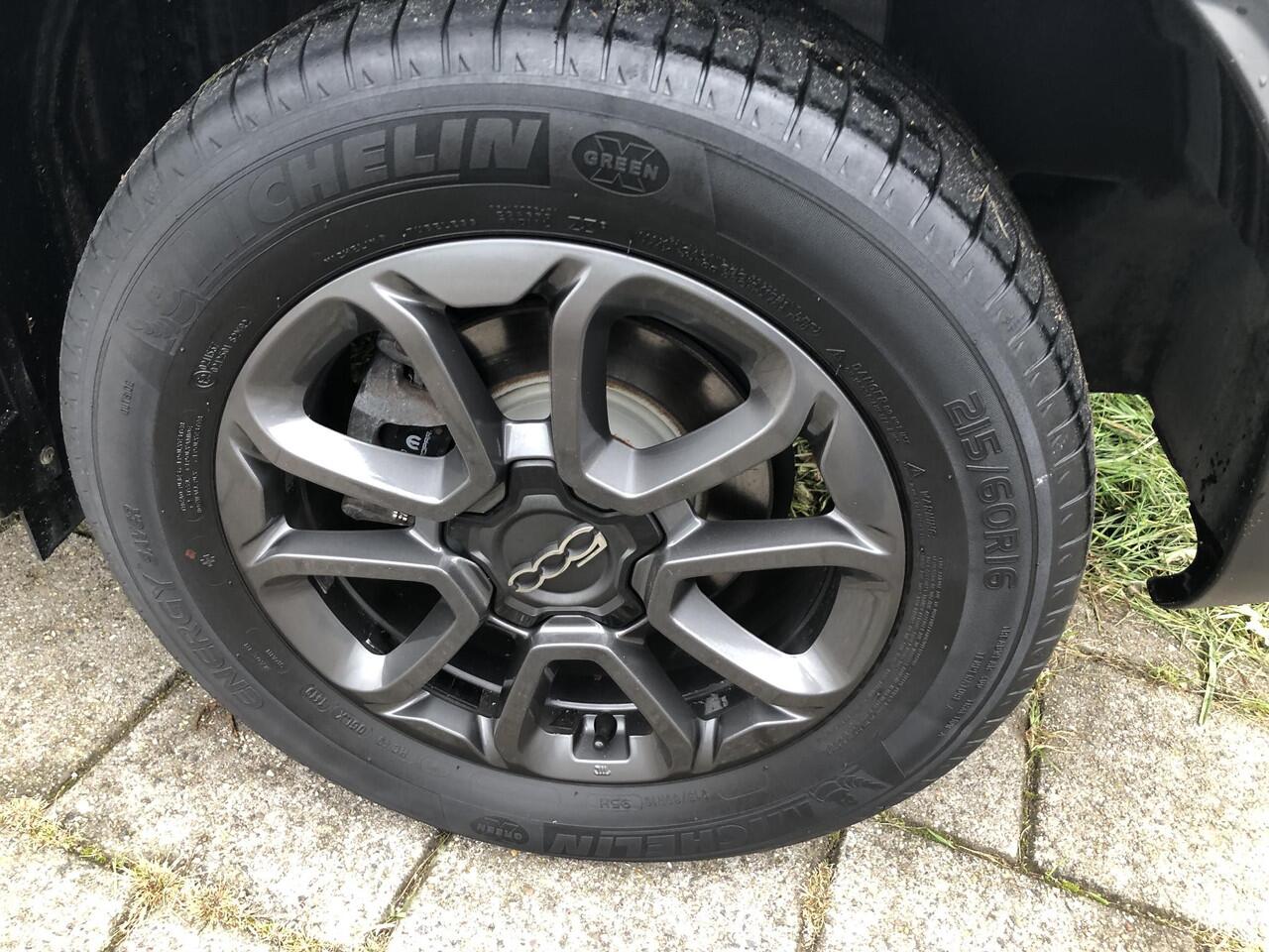 Fiat 500X 1.3 FireFly Turbo 150 120th DCT Automaat NAVI|CLIMATE|SCHUIFDAK|APPLE/ANDROID|CAMERA|PDC|16"