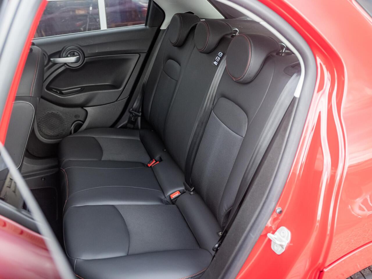 Fiat 500X 1.5 Hybrid Sport Automaat | Clima | Adapt. Cruise | 18" | Apple Carplay | Camera | PDC | Keyless | Navi | BSM