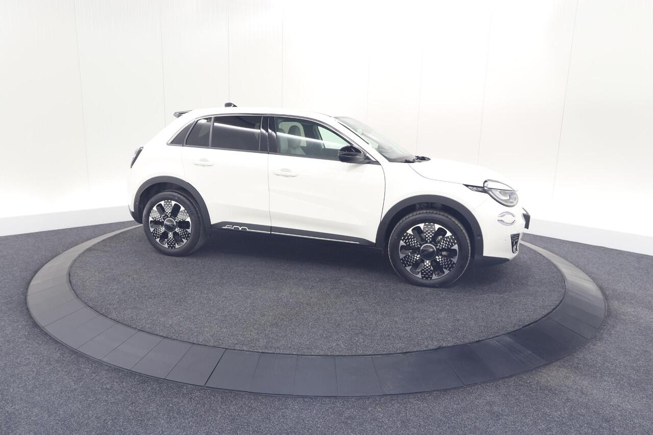 Fiat 600 1.2 Hybrid 100 DCT6 La Prima | Camera | Adaptieve Cruise Control | Dodehoekdetectie | Stoelverwarming