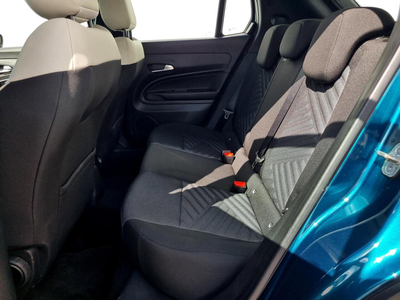 Fiat 600 Hybrid Urban Automaat / Navigatie via Android Auto/Apple Carplay / Airco / Parkeersensor Achter / DAB / Stof/Lederen Bekleding