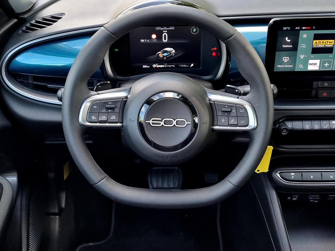 Fiat 600 Hybrid Urban Automaat / Navigatie via Android Auto/Apple Carplay / Airco / Parkeersensor Achter / DAB / Stof/Lederen Bekleding