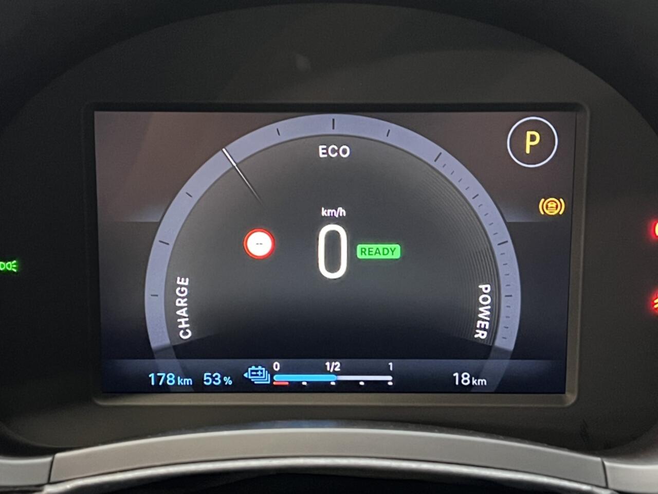 Fiat 600 600e La Prima 54 kWh * 12 mnd BOVAG garantie * RIJKLAARPRIJS !