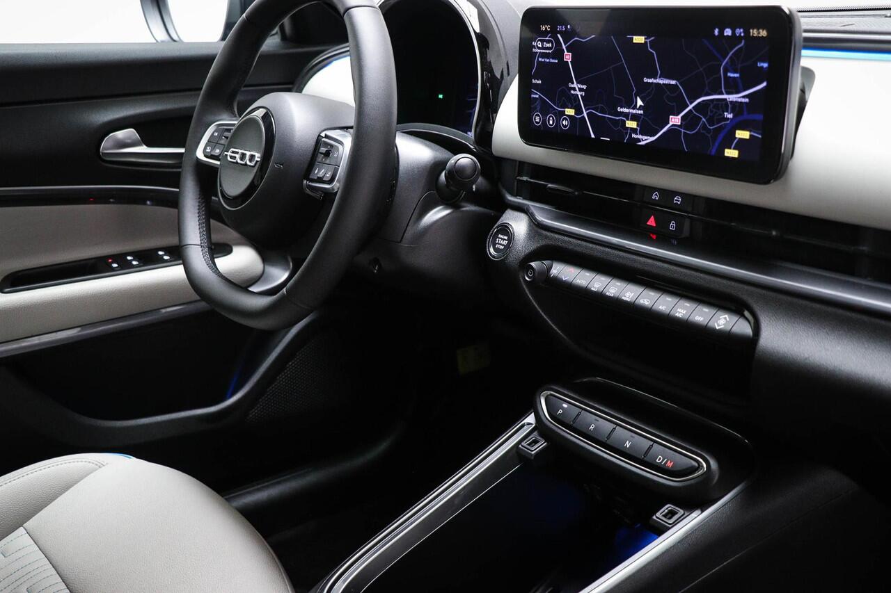 Fiat 600 1.2 Hybrid La Prima | STOELVERWARMING | SFEERVERLICHTING | DAB | APPLE | CAMERA | 18"