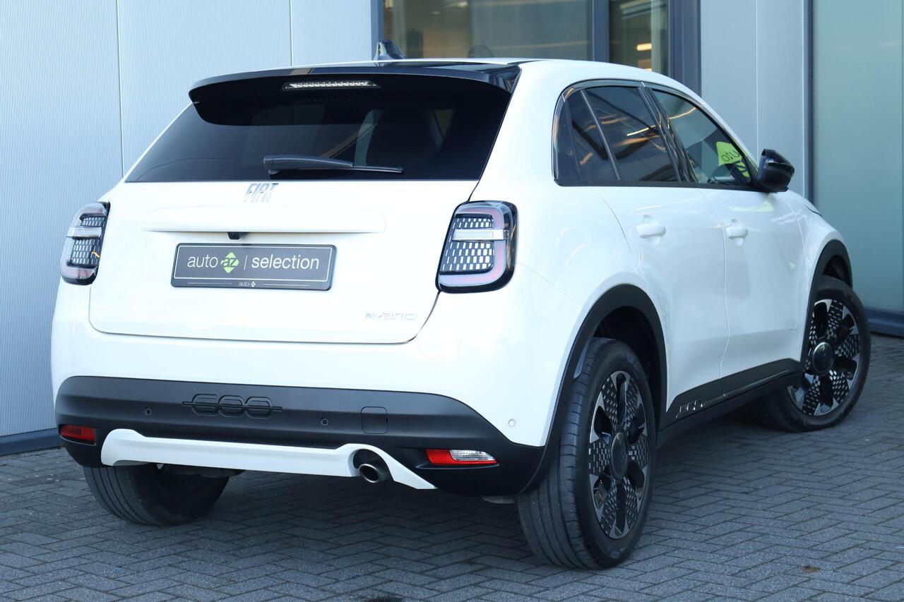 Fiat 600 1.2 Hybrid La Prima / Camera / Stoel Massage