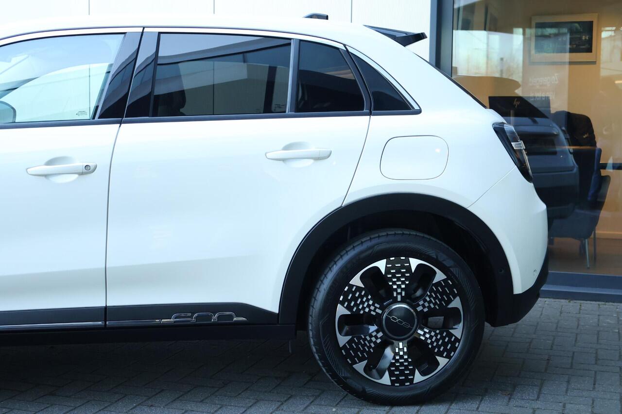 Fiat 600 1.2 Hybrid La Prima / Camera / Stoel Massage