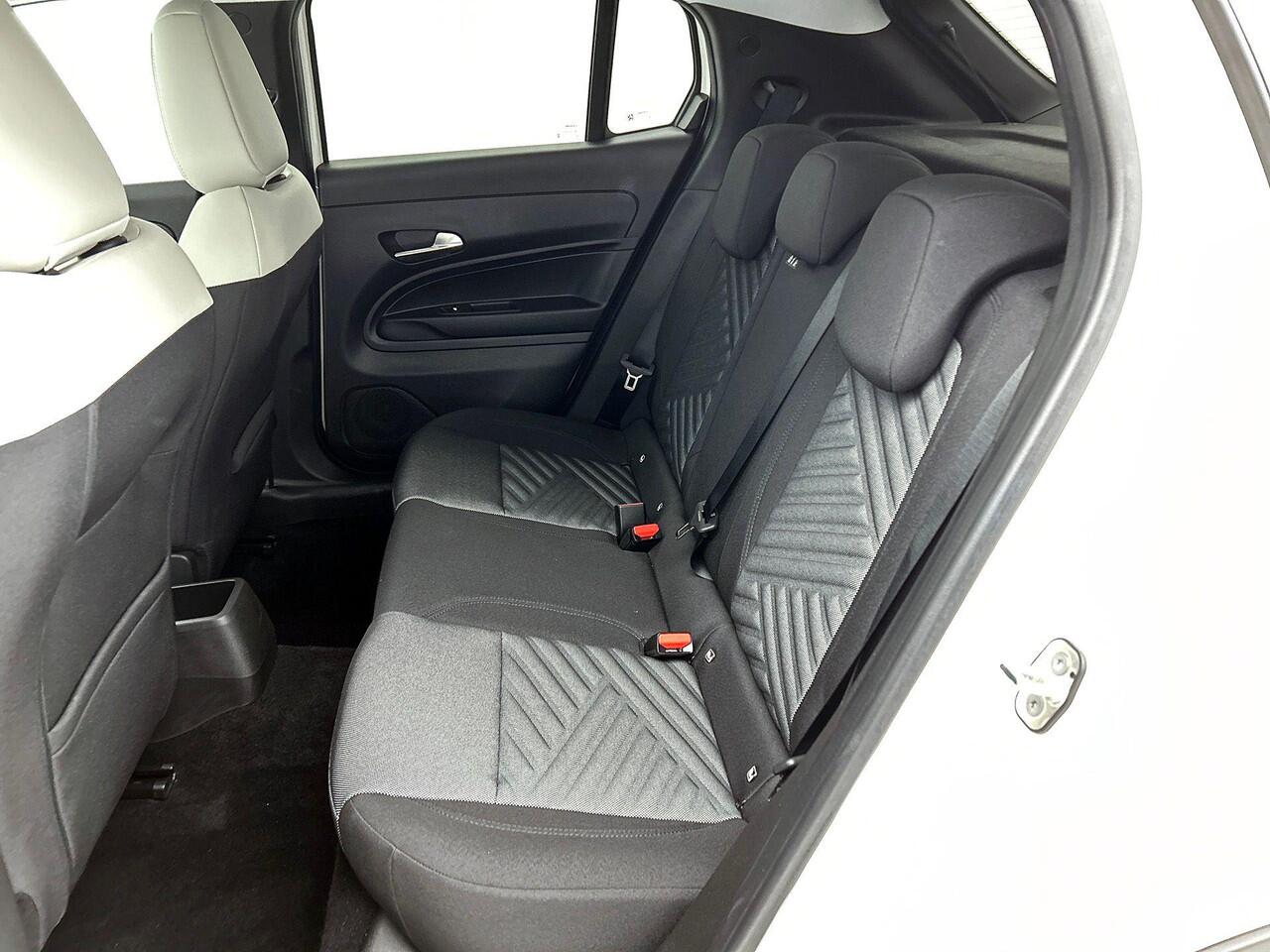 Fiat 600 1.2 Hybrid Bicolore CAMERA | CLIMA | DODEHOEKDETECT | NAVI-CARPLAY