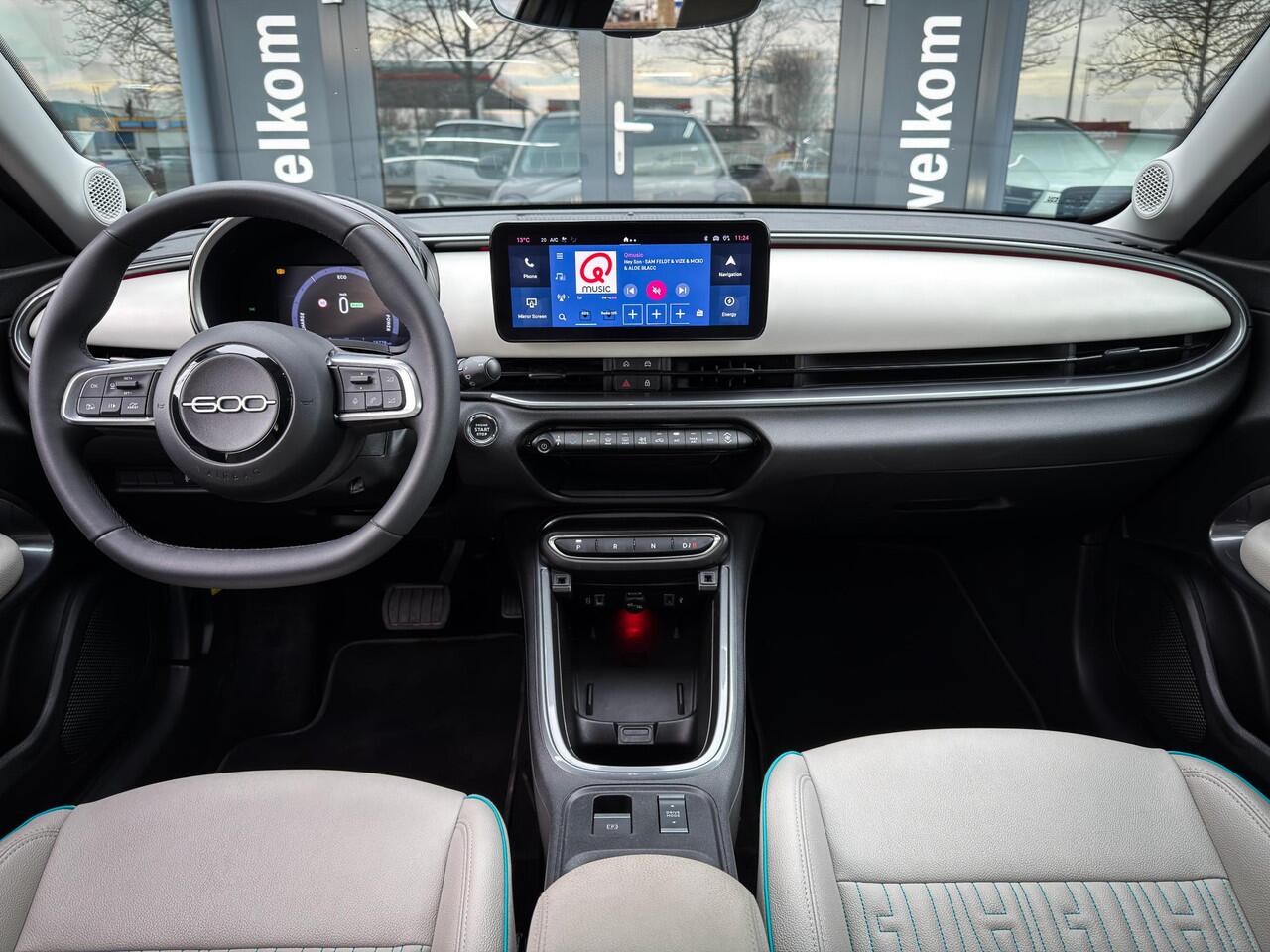 Fiat 600 600e La Prima 54 kWh Camera|Massage|Carplay|Leer