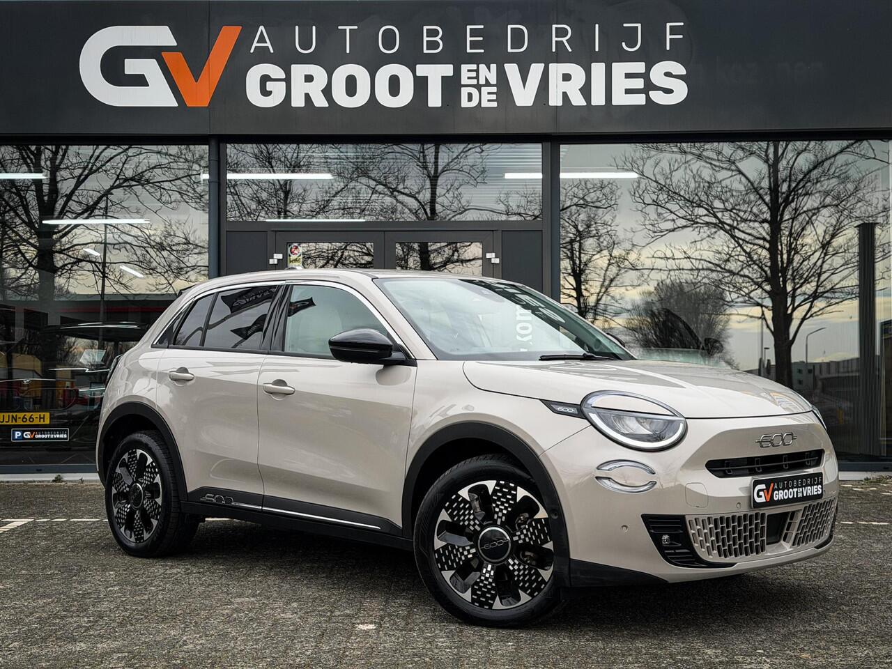 Fiat 600 600e La Prima 54 kWh Camera|Massage|Carplay|Leer