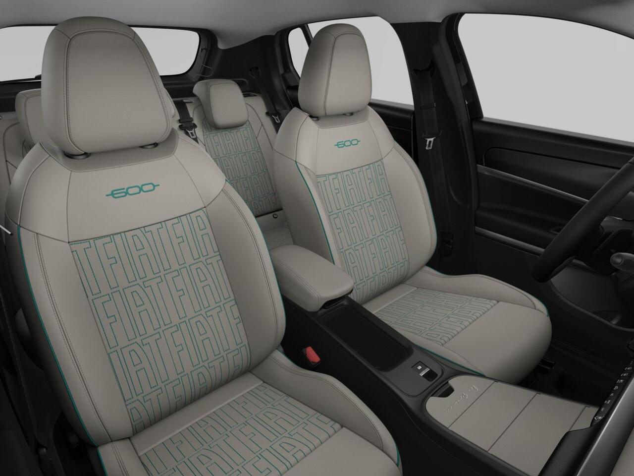 Fiat 600 1.2 Hybrid 136pk La Prima | Leder | Stoelmassage | Trekhaak | Camera| Carplay | Adapt. Cruise | Winter Pack