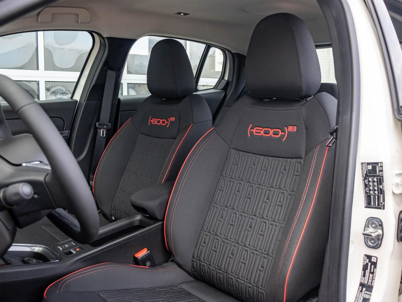 Fiat 600 600e RED 54 kWh | Mega scherpe Prijs, zolang de voorraad strekt ! | Gratis Wallbox