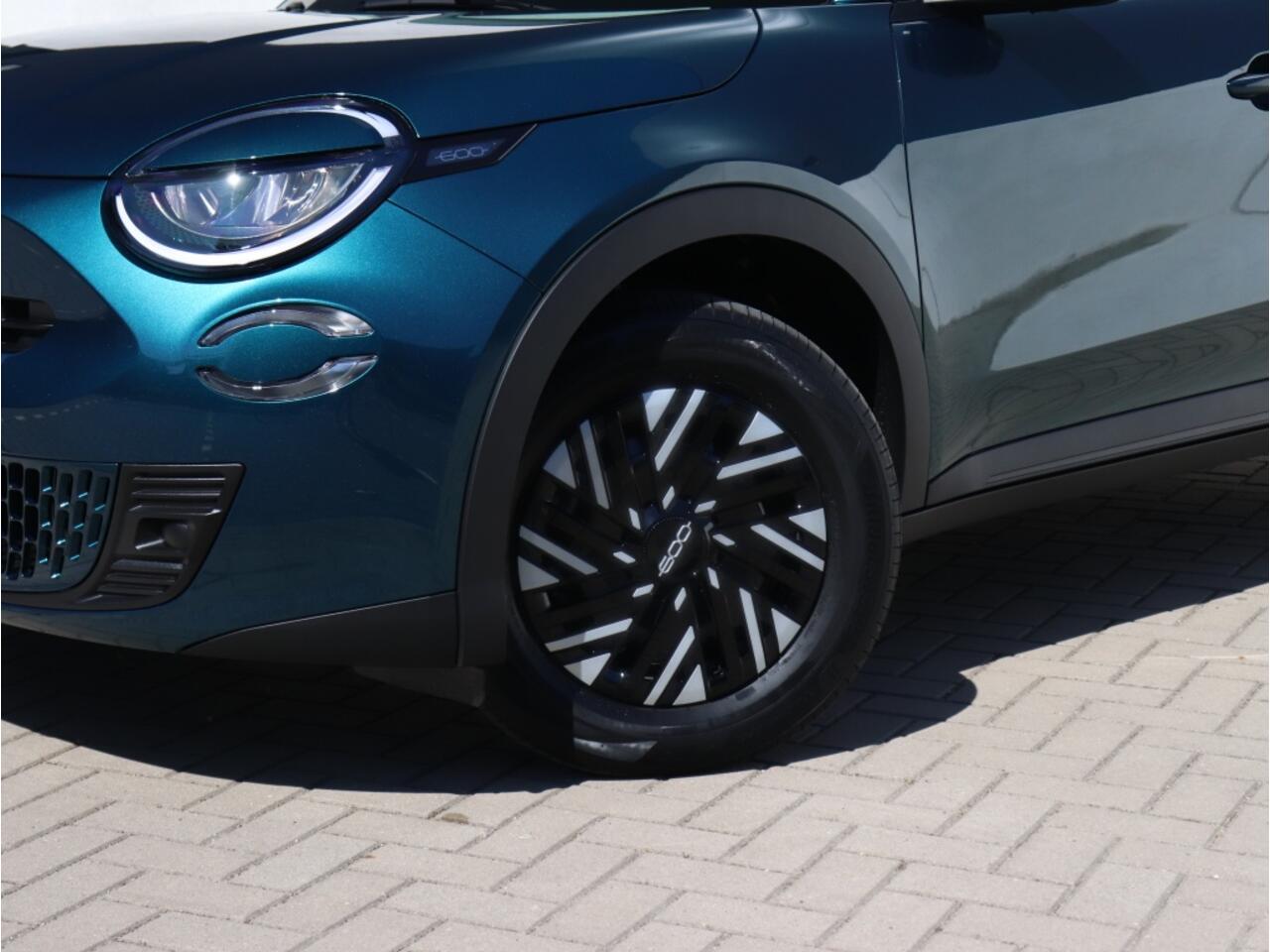 Fiat 600 1.2 Hybrid 100 PK Urban | Carplay | Winter | Cruise | Rijklaar