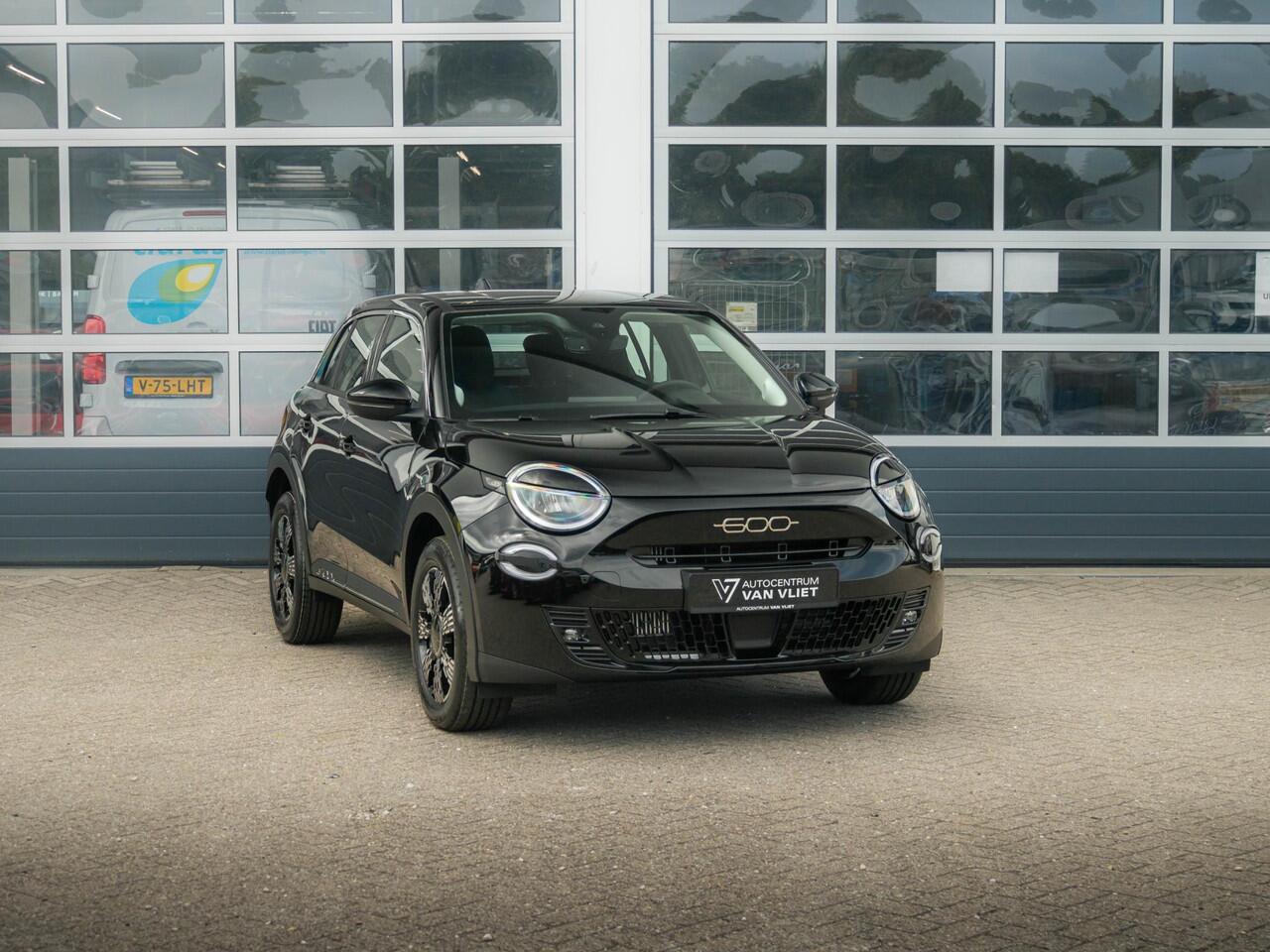 Fiat 600 1.2 Hybrid 110pk Black Edition | Uit voorraad leverbaar !