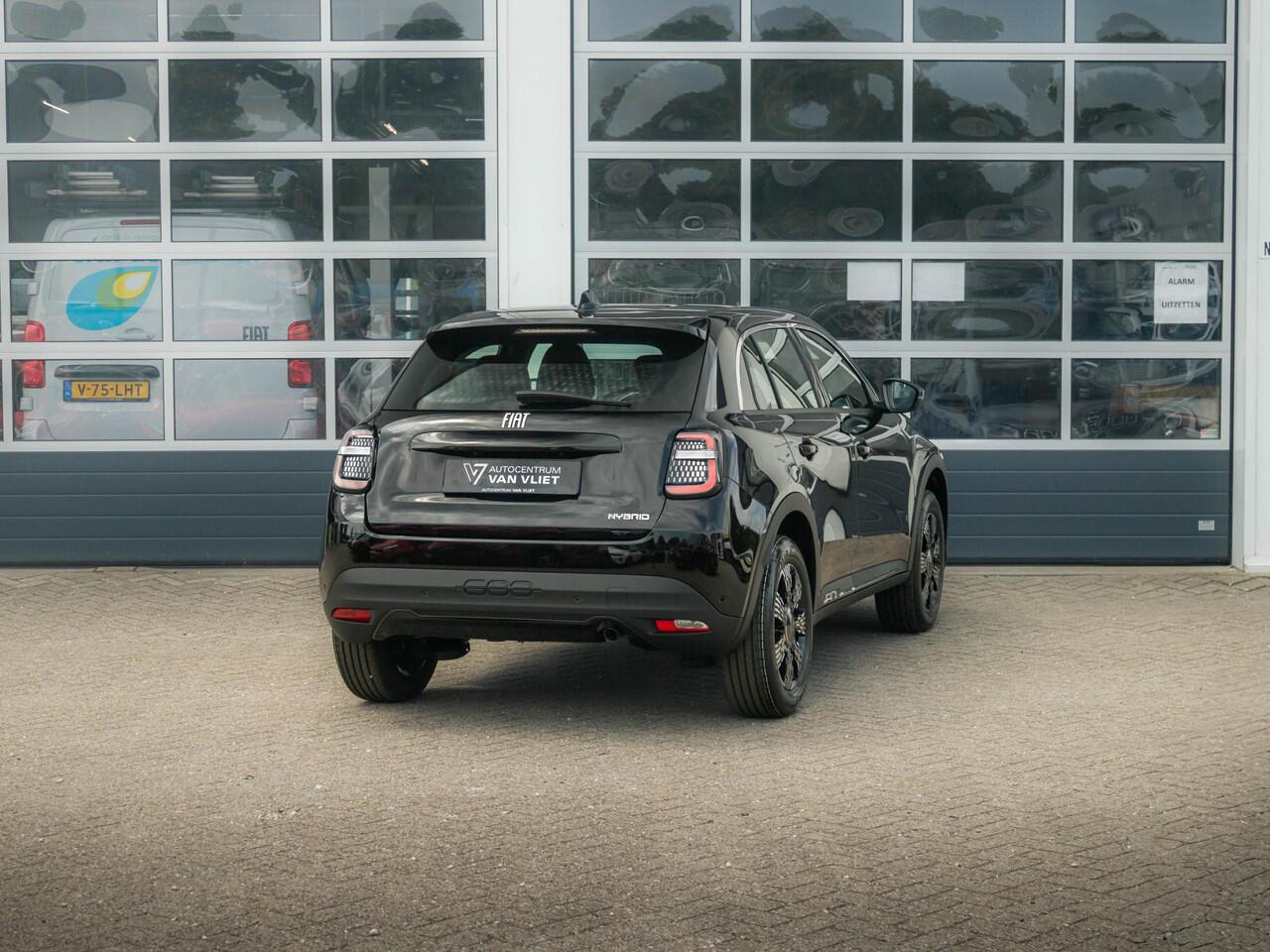 Fiat 600 1.2 Hybrid 110pk Black Edition | Uit voorraad leverbaar !