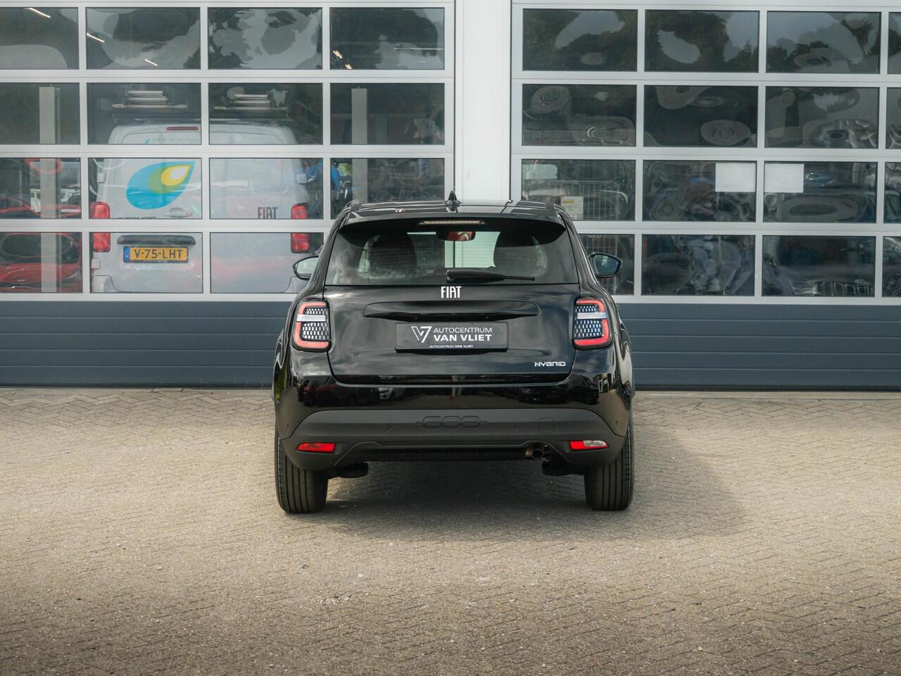 Fiat 600 1.2 Hybrid 110pk Black Edition | Uit voorraad leverbaar !