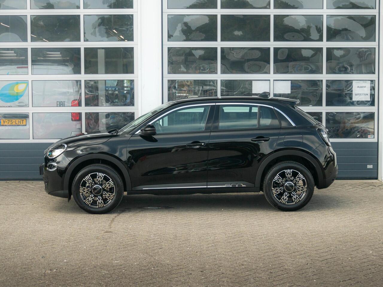 Fiat 600 1.2 Hybrid 110pk Black Edition | Uit voorraad leverbaar !