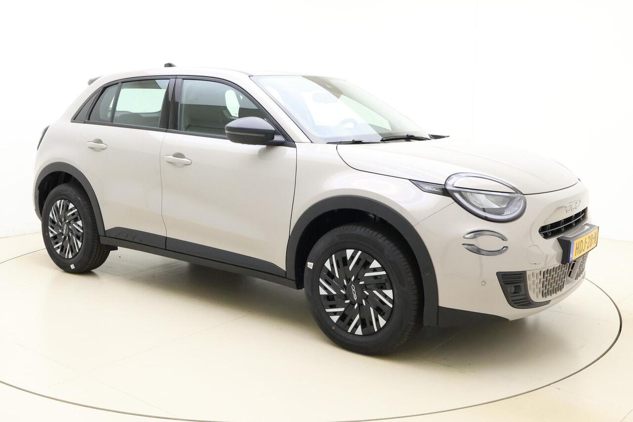 Fiat 600 1.2 Hybrid Urban 136 PK | Navigatie | Keyless | Climate control | Lichtmetalen velgen | Parkeersensoren | Camera