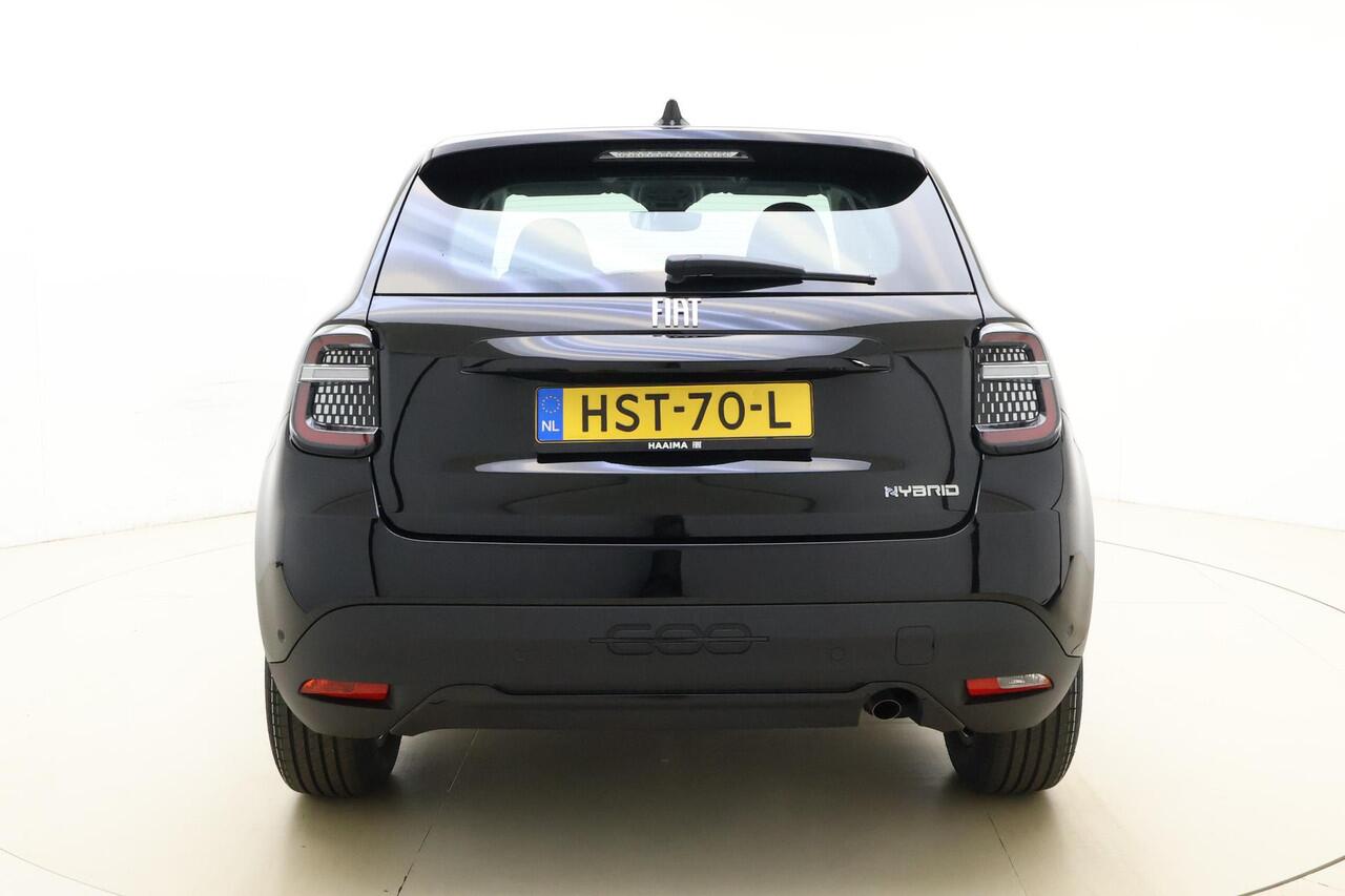 Fiat 600 1.2 Hybrid Black Edition | Apple Carplay/Android auto | Parkeersensoren | 17'' lichtmetalen velgen | LED verlichting | Automaat