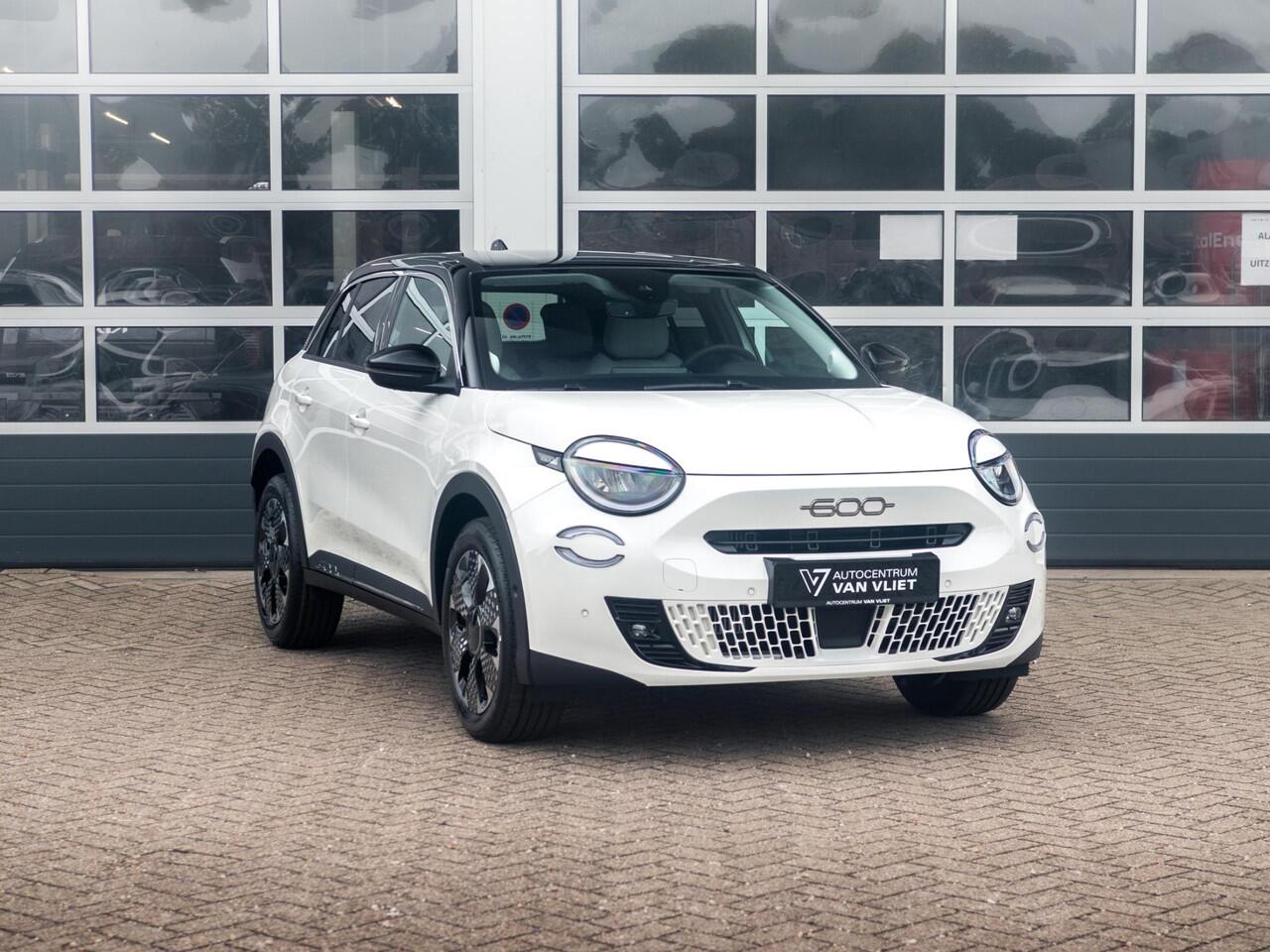 Fiat 600 1.2 Hybrid La Prima | Full Option | Bicolore | Uit voorraad leverbaar !
