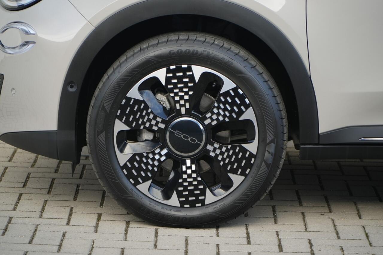 Fiat 600 1.2 Hybrid 100 PK La Prima | Navi | Camera | Carplay