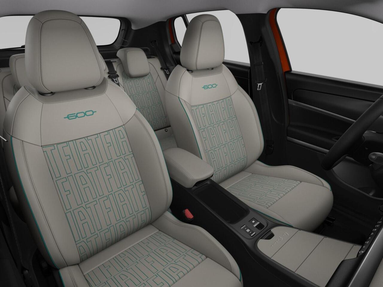 Fiat 600 600e La Prima 54 kWh | 17% Bijtelling | Carplay | Elek. Stoel | Stoelverwarming | Keyless | LED | Clima