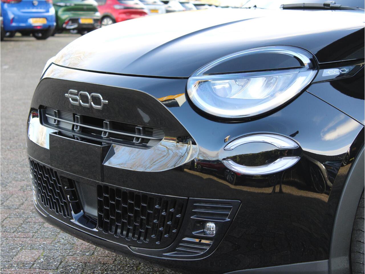 Fiat 600 600e Urban 54 kWh VOORRAAD KORTING