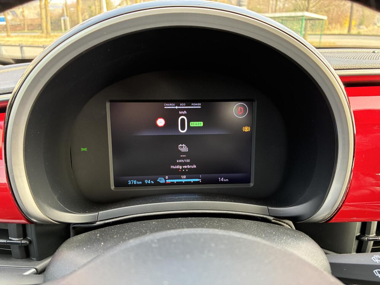 Fiat 600 600e RED 54 kWh | Climate control | Apple Carplay/Android Auto | Parkpilot | Cruise control | Keyless start | Volledig Digitaal instrumentenpaneel