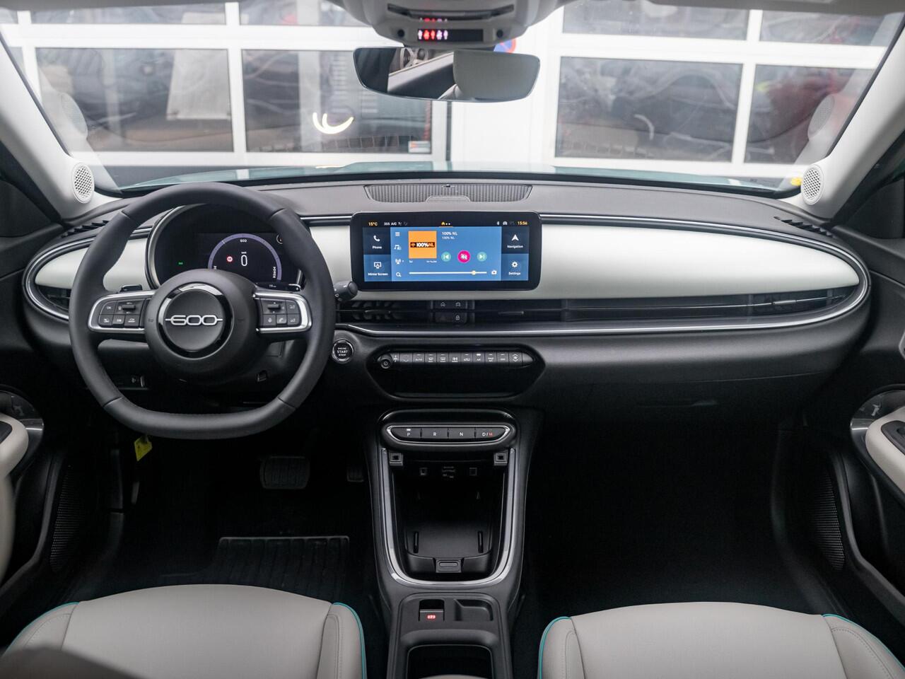 Fiat 600 1.2 Hybrid La Prima | Clima | Adapt. Cruise | Camera | BSM | 18" | Stoelverwarming | Apple Carplay | Elektr. A-Klep
