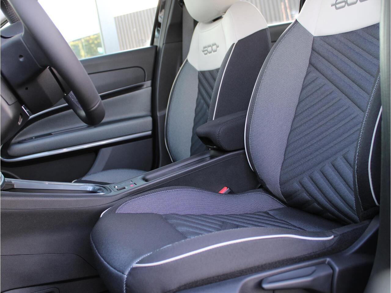 Fiat 600 600e Urban 54 kWh VOORRAAD KORTING