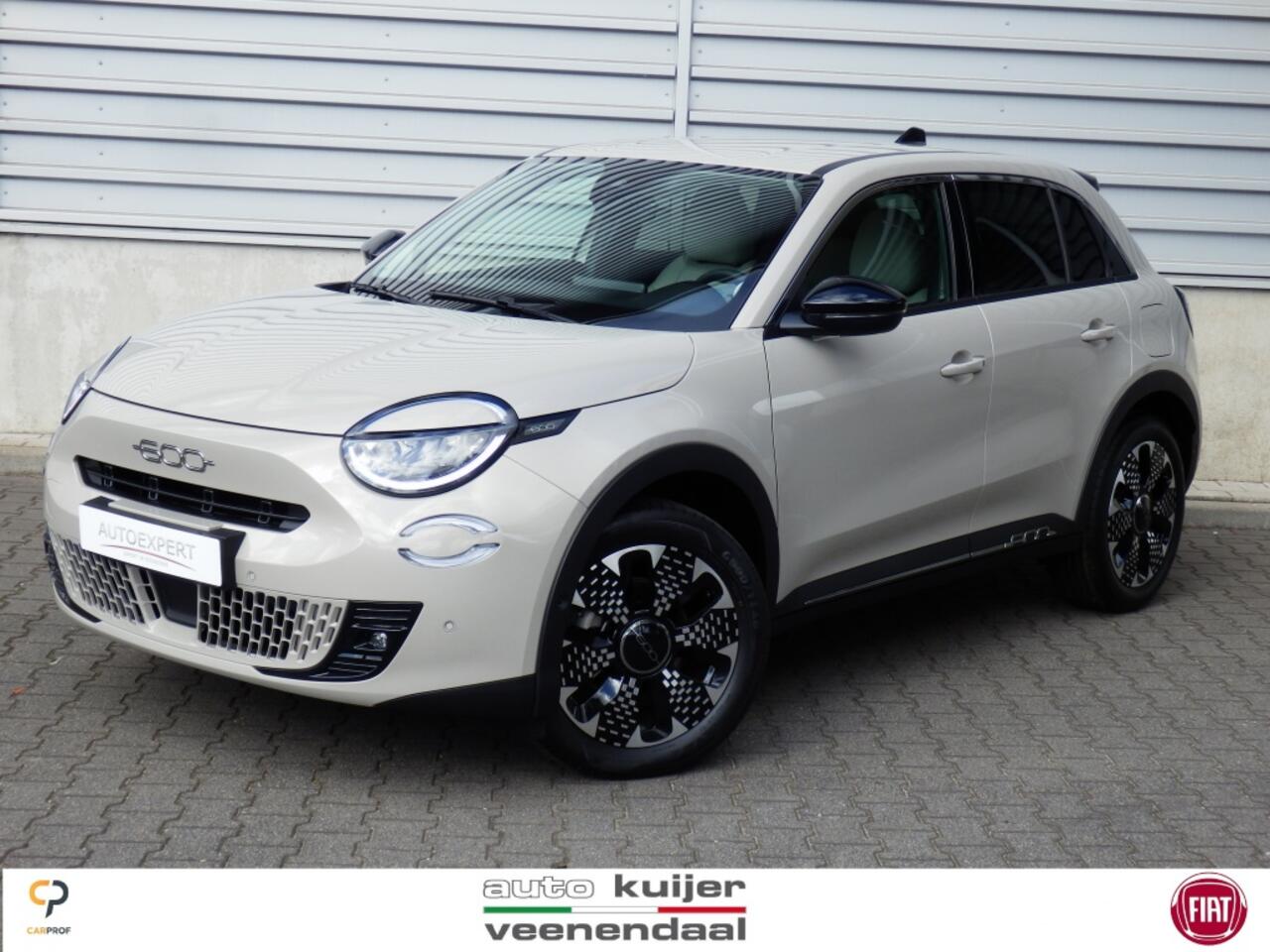 Fiat 600 136 pk. Hybride | La prima | 360 camera | Massage stoel |
