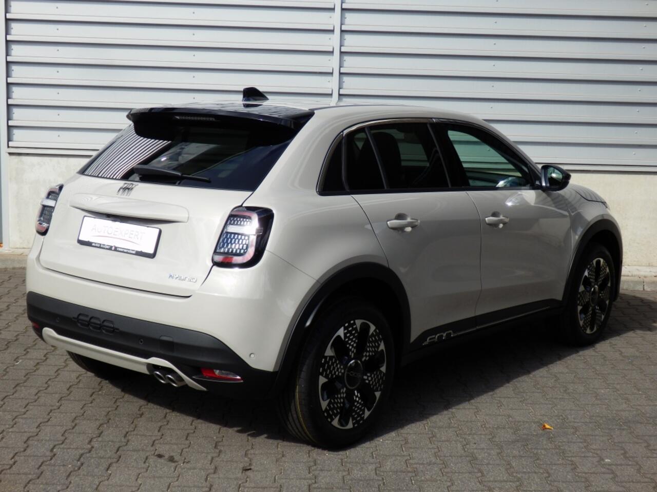 Fiat 600 136 pk. Hybride | La prima | 360 camera | Massage stoel |